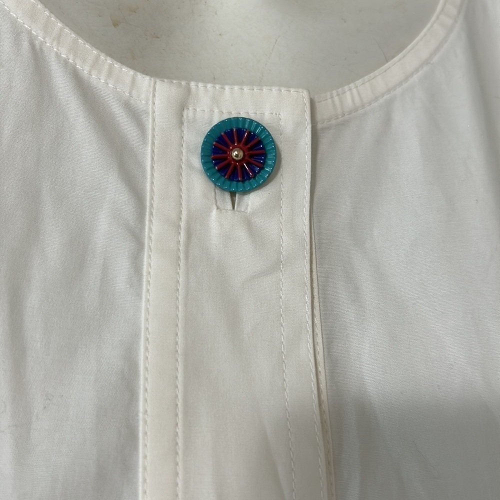 TORY BURCH White Marguerite Shell Sleeveless Top Decorative Buttons Shirt Sz 4